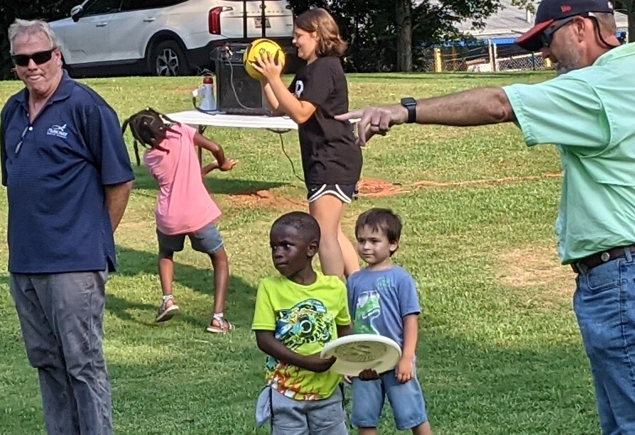 Back To School 1 little kids with frisbee