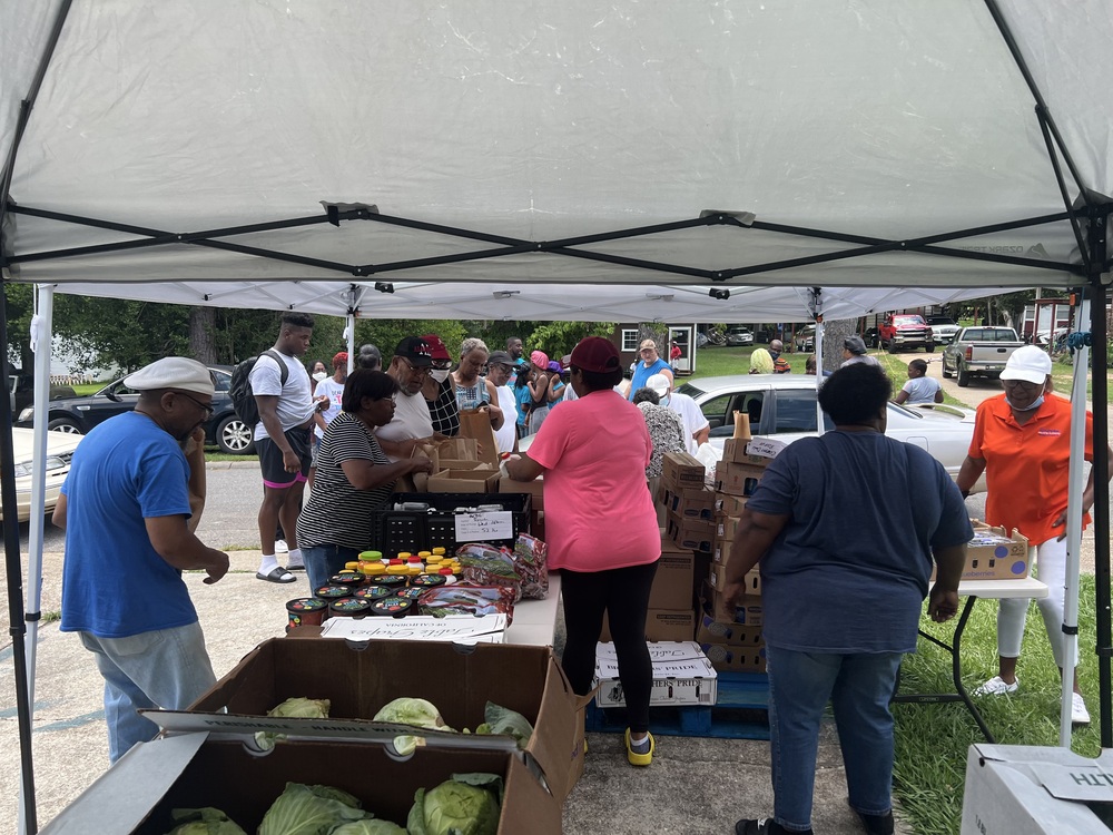 RHA Farmers Market attendees and vendors 