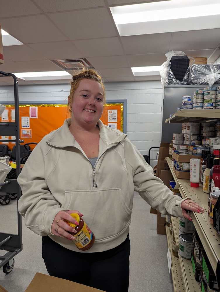 Food pantry volunteer 