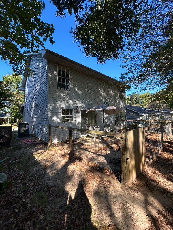 869 Hollins Rd.