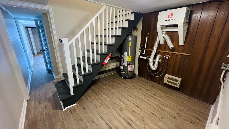 1121 E. Magnolia Ave