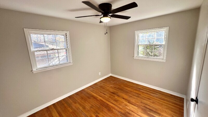 1121 E. Magnolia Ave