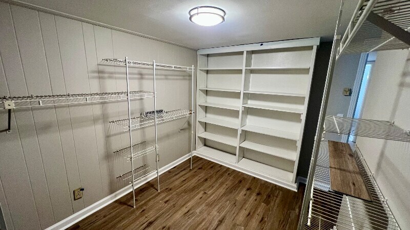 1121 E. Magnolia Ave