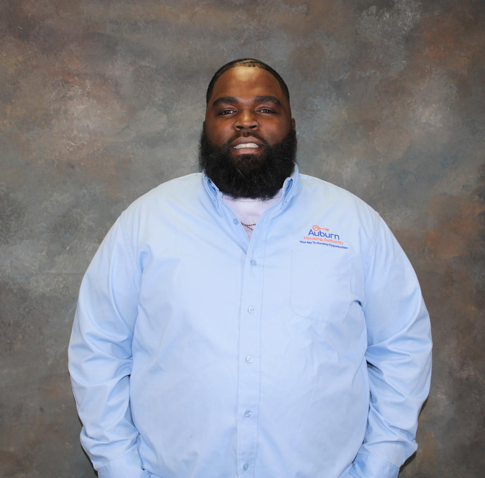 Justin Rowell headshot